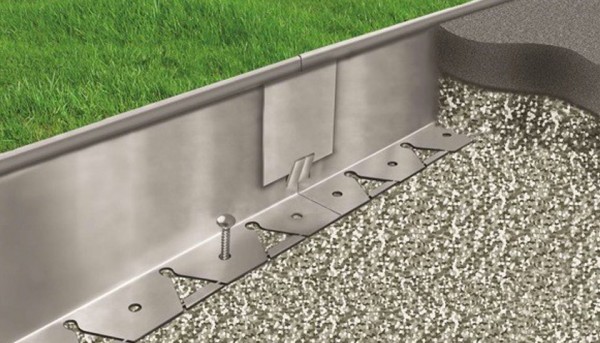 Halestem Steel edging from Everedge perfect for landscape contractors